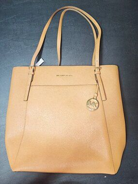 Michael Kors Voyager Bag - NWT